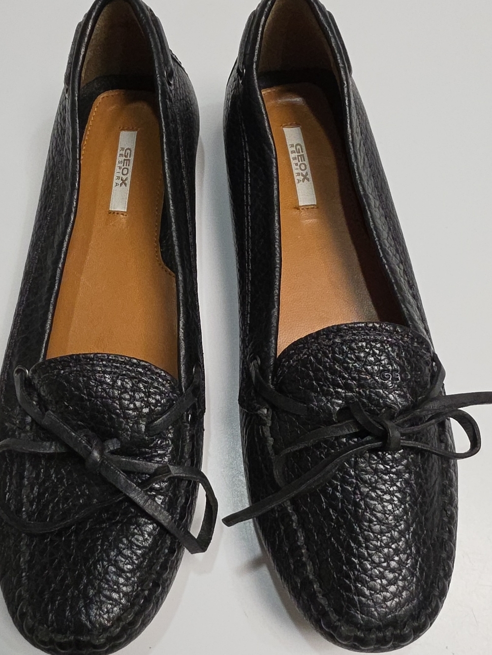 Geox Respira Women's Black Tumbled Leather Driving Loafers - Size 6.5 (EU-37)